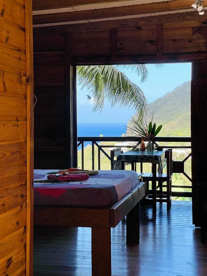 Gites Les Lodges Des Hauts De Deshaies Bed & Breakfast